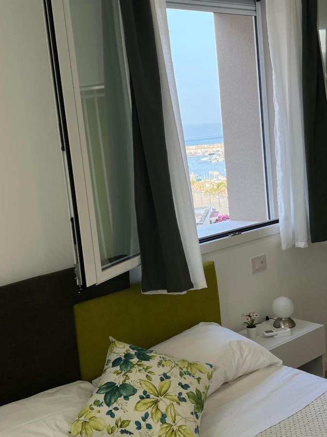 Perla Sul Mare Apartments Giardini Naxos Eksteriør billede
