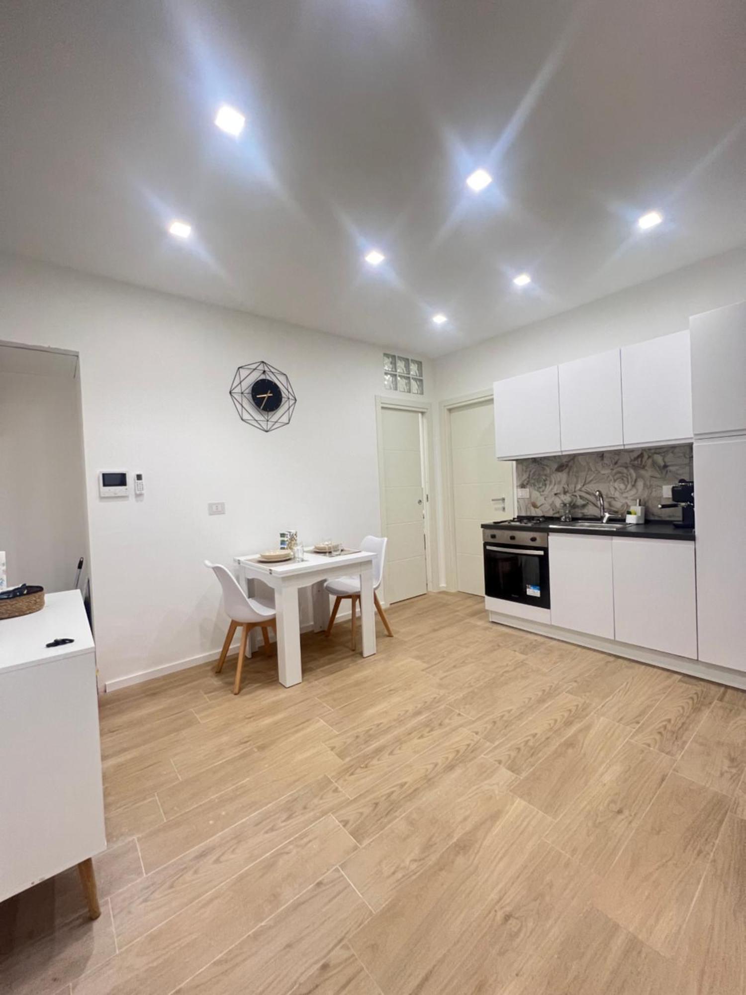 Perla Sul Mare Apartments Giardini Naxos Eksteriør billede