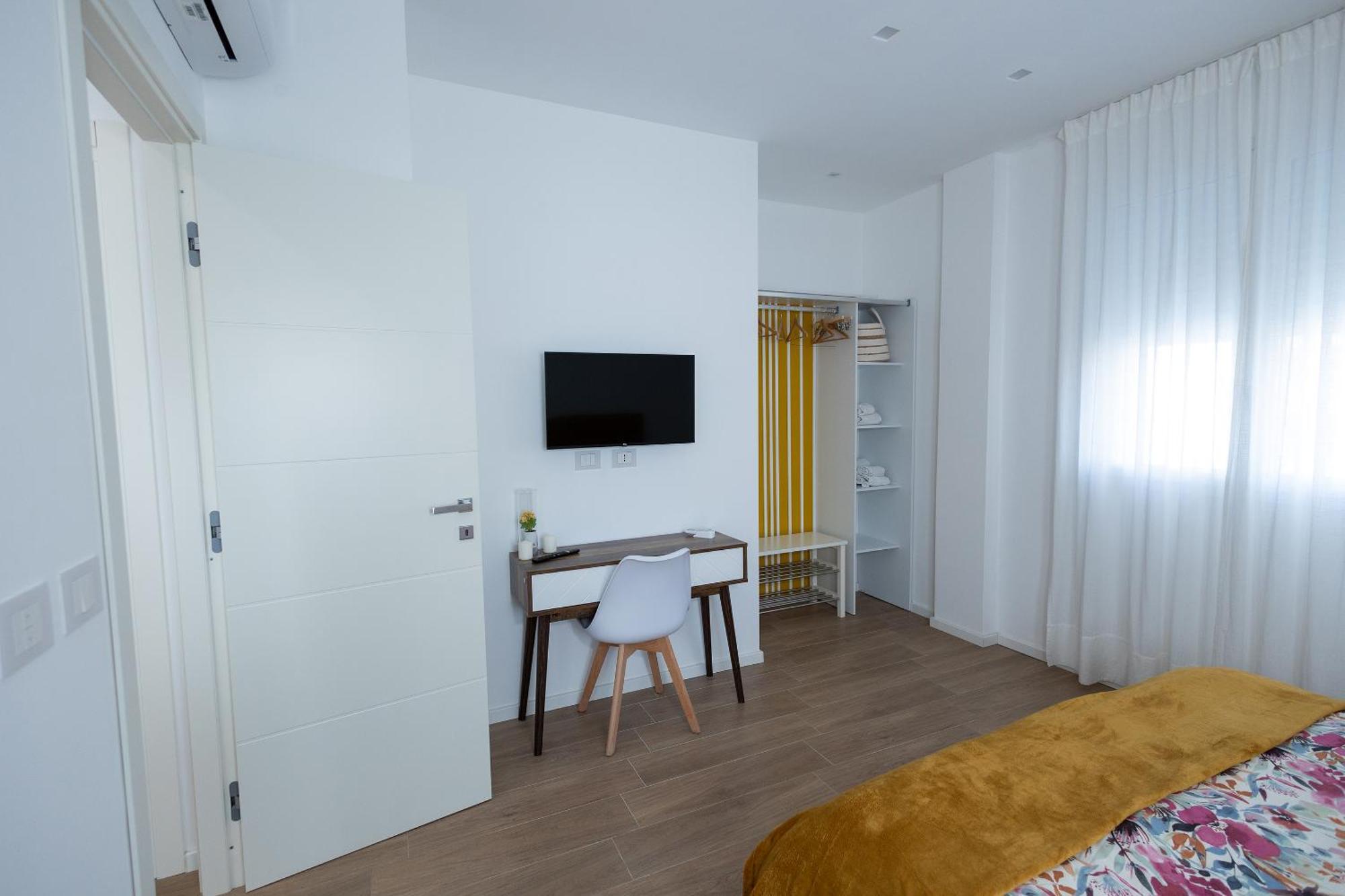 Perla Sul Mare Apartments Giardini Naxos Eksteriør billede