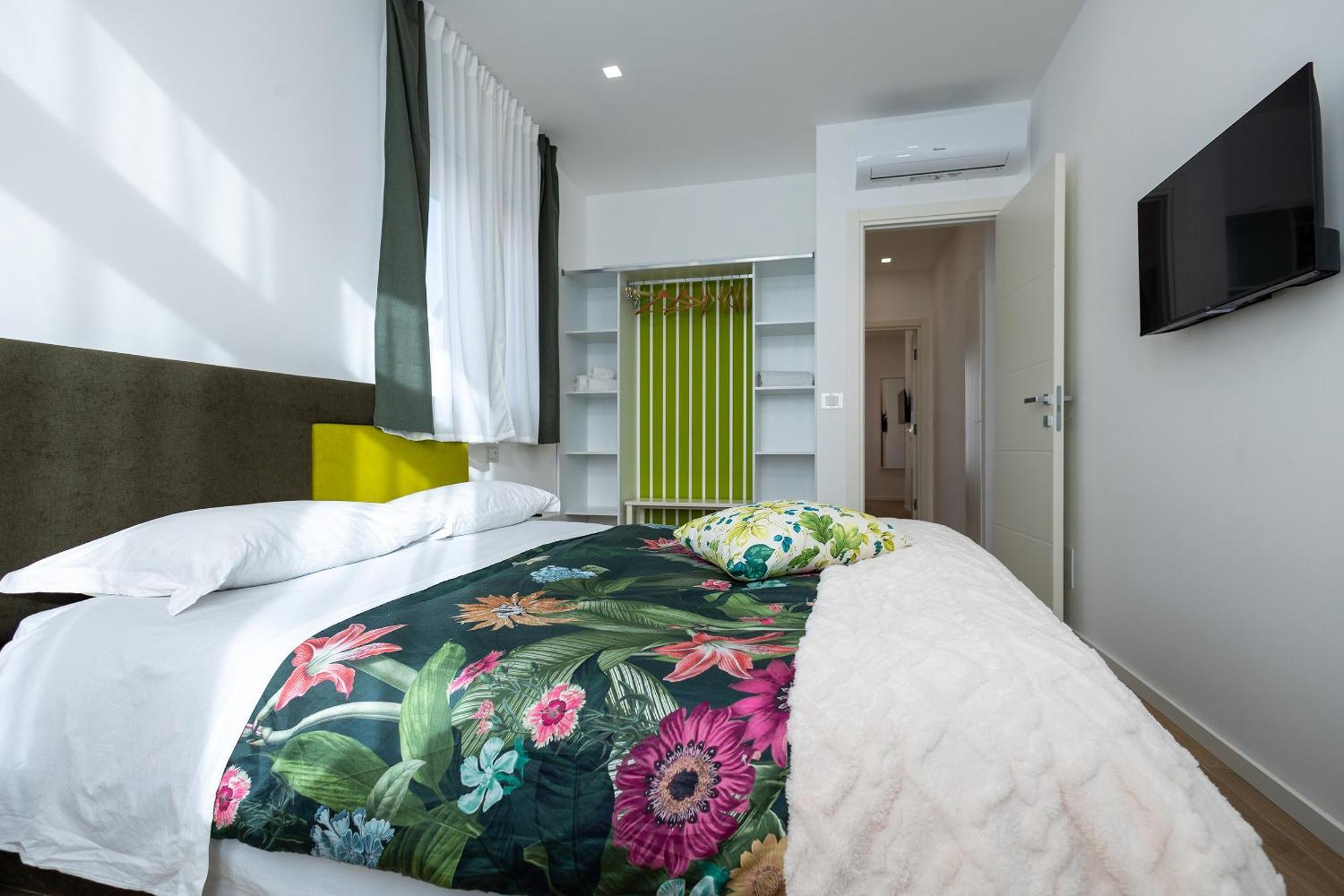 Perla Sul Mare Apartments Giardini Naxos Eksteriør billede